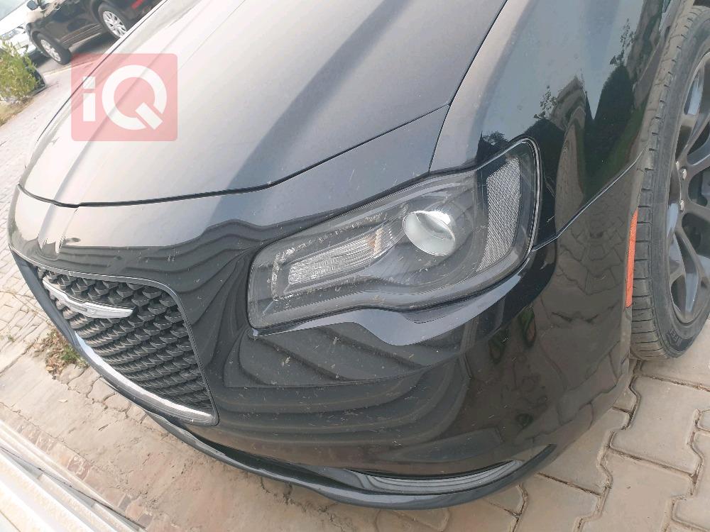 كرايسلر 300